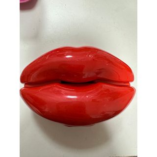 kkw Kylie Jenner red lips 香水 red 赤