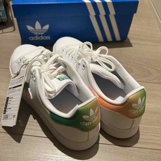 値下げ　adidas スタンスミスgw8156 STAN SMITH J