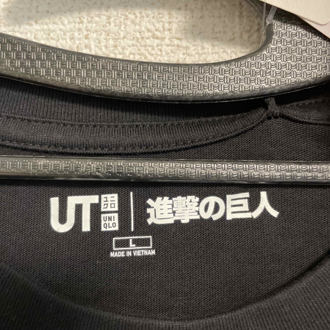 UNIQLO(ユニクロ)の【新品】進撃の巨人　ユニクロ　UNIQLO Tシャツ メンズ　半袖　Lサイズ メンズのトップス(Tシャツ/カットソー(半袖/袖なし))の商品写真