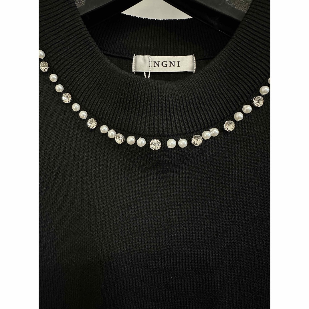 INGNI(イング)の1832 新品　INGNI  ペプラム　ノースリーブ　トップス　ブラック レディースのトップス(カットソー(半袖/袖なし))の商品写真