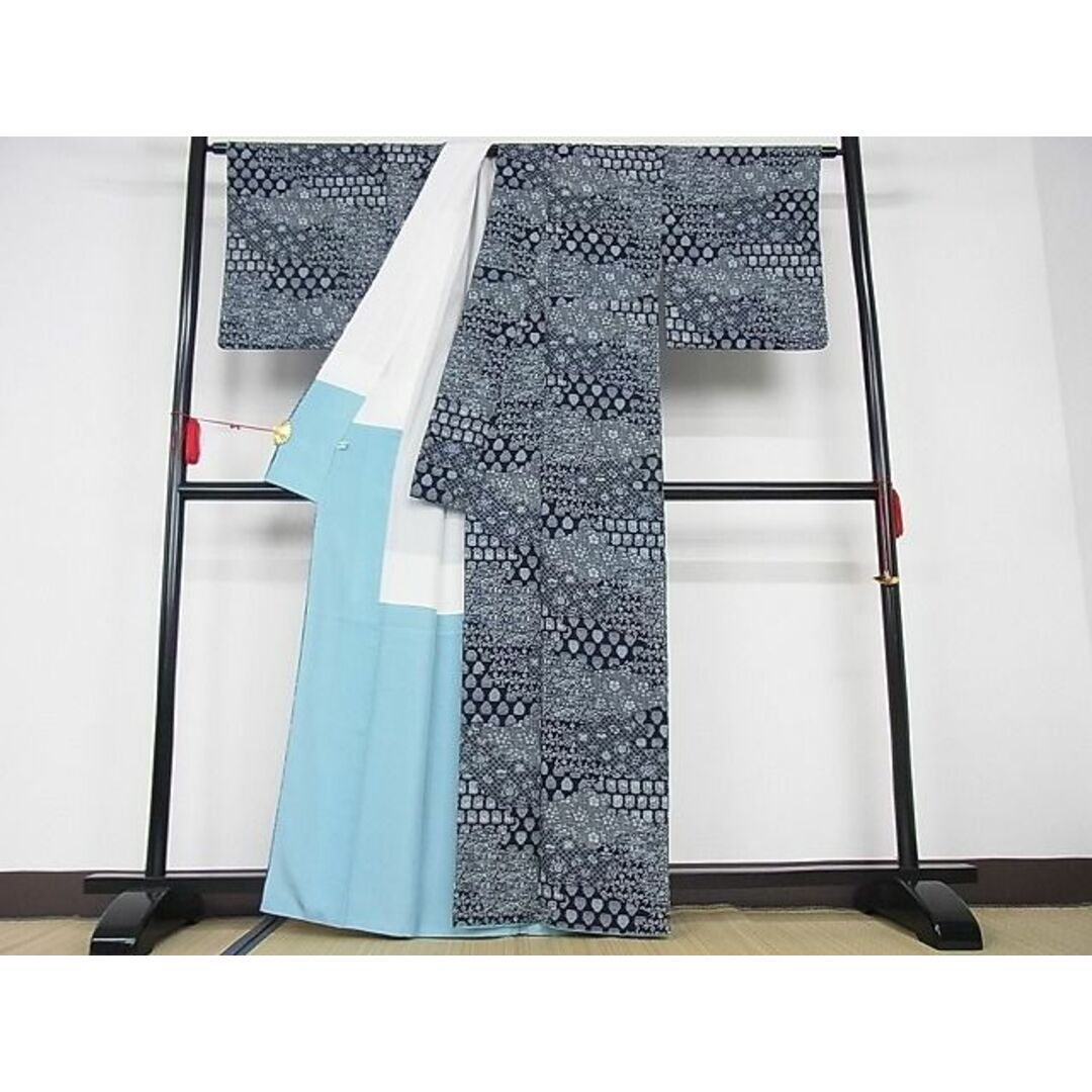 平和屋-こころ店■極上　小紋　型染め　名物裂　花兎　着丈161cm　裄丈66.5cm　正絹　逸品　3kk1919