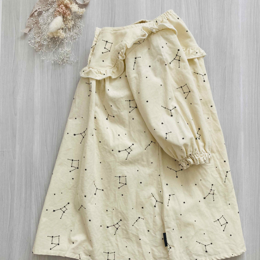 【極美品】テータテート　星座柄コーデュロイワンピース キッズ/ベビー/マタニティのベビー服(~85cm)(ワンピース)の商品写真