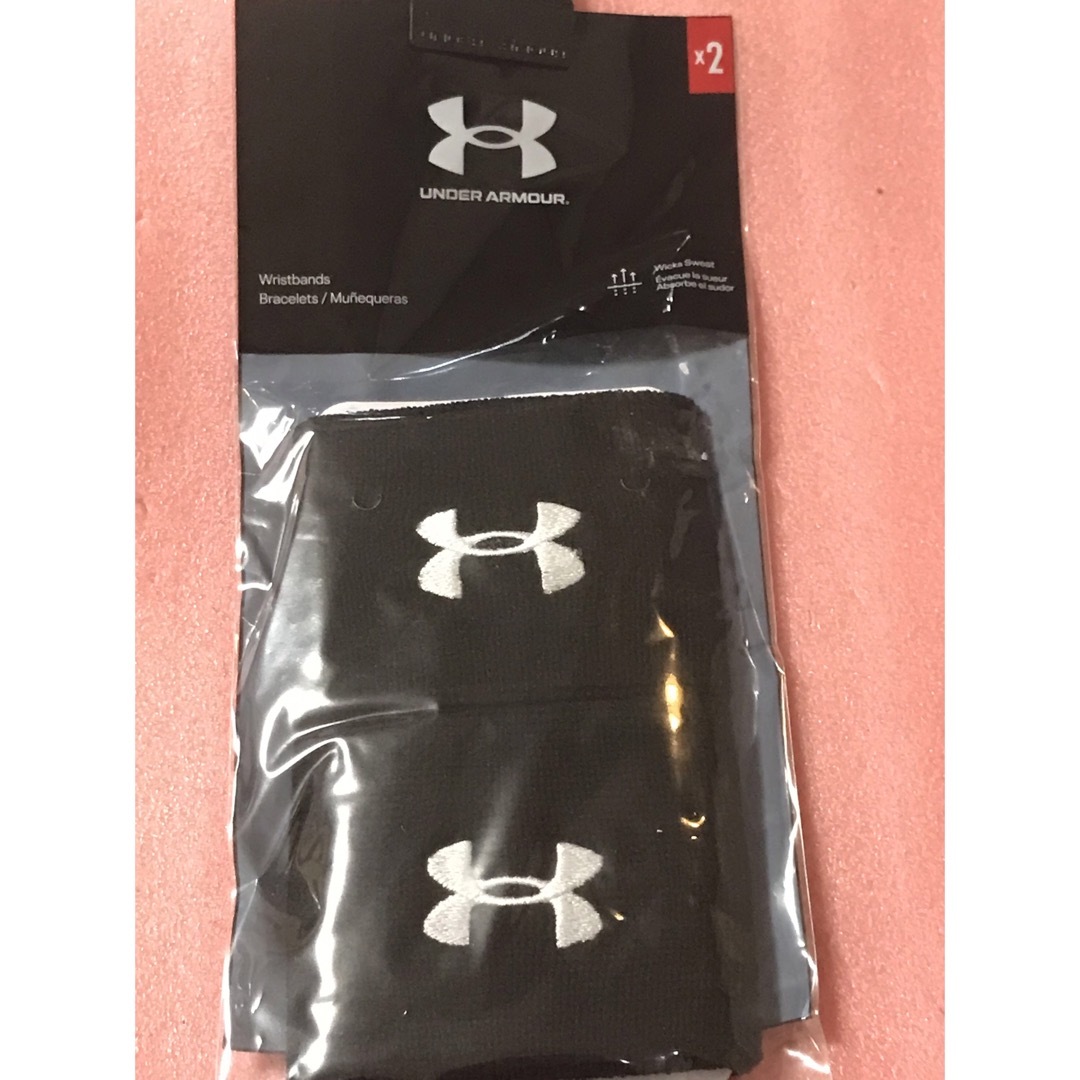 UNDER ARMOUR(アンダーアーマー)のアンダーアーマー ペア売り パフォーマンスリストバンド  ブラック メンズのアクセサリー(バングル/リストバンド)の商品写真