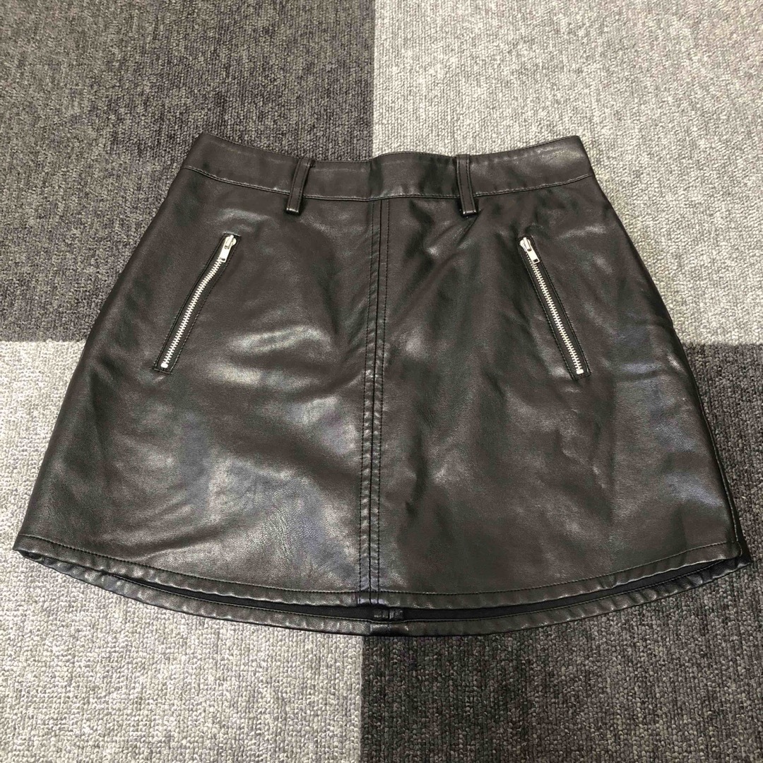 美品　GYDA フェイクレザー ZIP スカート ライク ショーパン　ブラック
