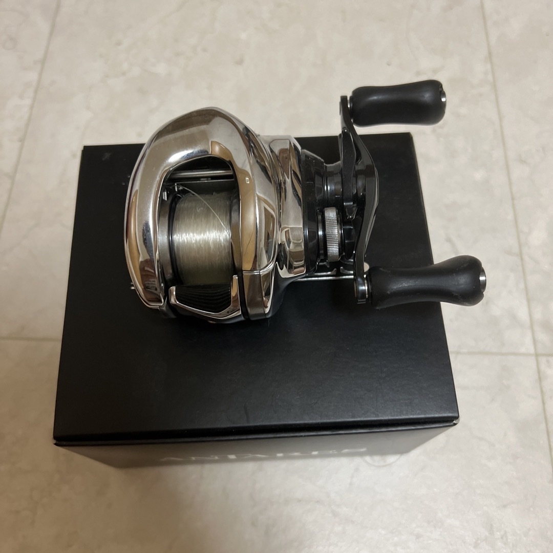 SHIMANO(シマノ)の19アンタレスHG スポーツ/アウトドアのフィッシング(リール)の商品写真