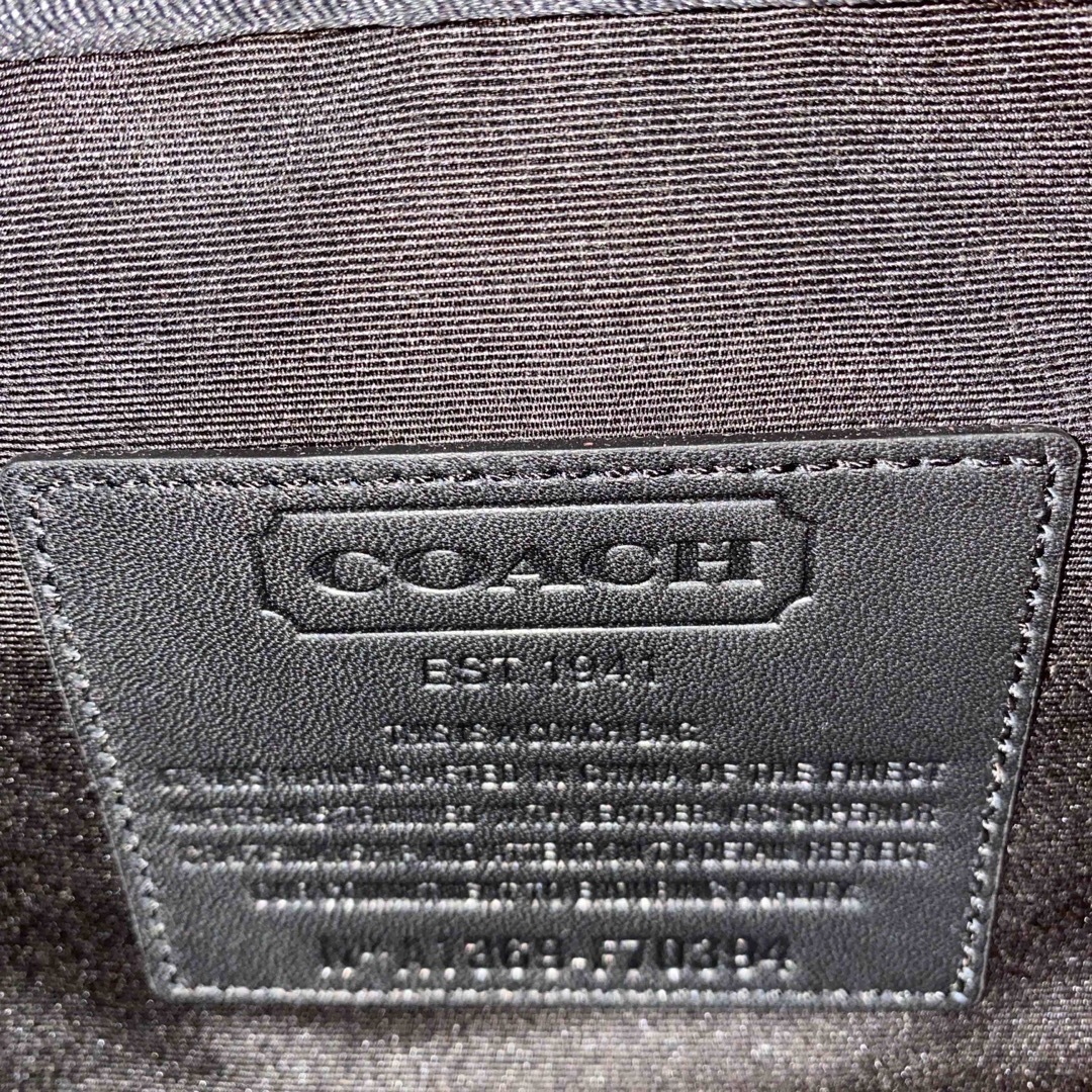 COACH(コーチ)の値下げしました‼️【美品】コーチ　シグネチャーショルダークロスボディーバッグ メンズのバッグ(ショルダーバッグ)の商品写真