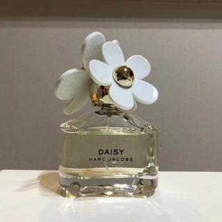 マークジェイコブス(MARC JACOBS)の【中古本物】マークジェイコブス　香水　デイジー(香水(女性用))