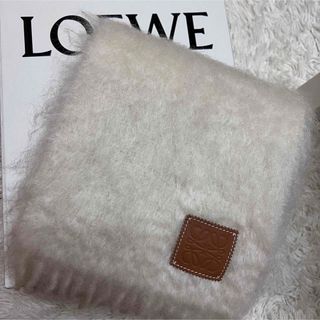 ロエベ(LOEWE)のロエベ　LOEWE モヘアマフラー ホワイト(マフラー/ショール)