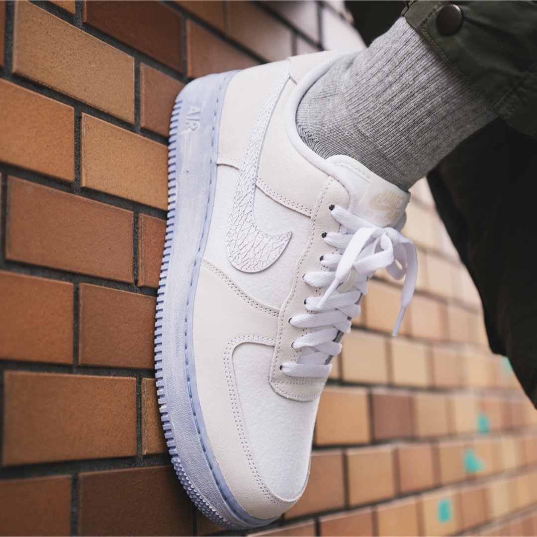 NIKE - 24.5cm ナイキ エアフォース1 '07 LV8 EMBの通販 by でぇもん's