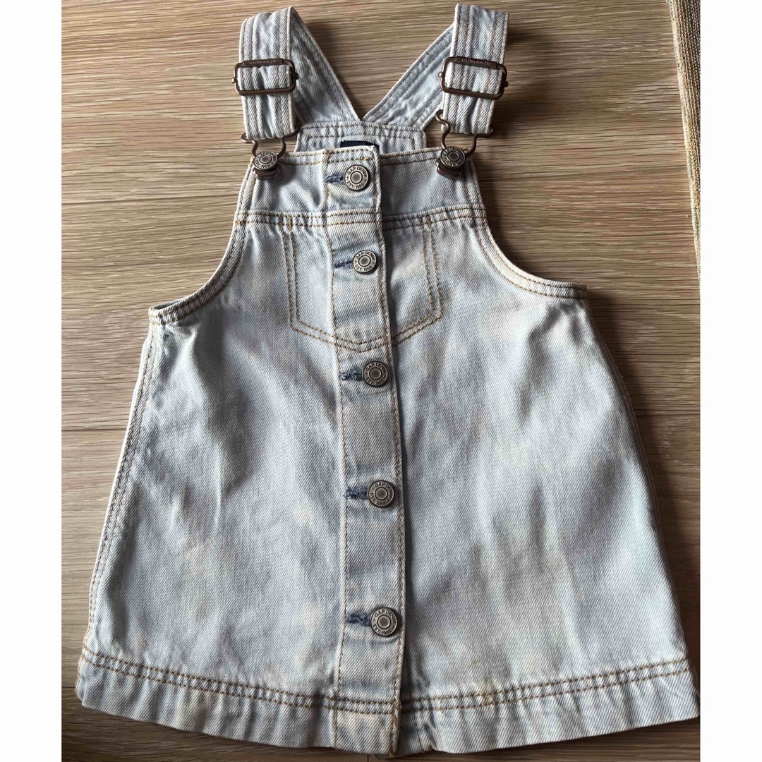 babyGAP(ベビーギャップ)の GAP デニムジャンパースカート　80㎝ キッズ/ベビー/マタニティのベビー服(~85cm)(ワンピース)の商品写真