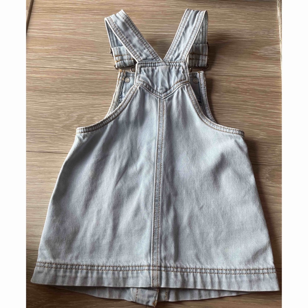 babyGAP(ベビーギャップ)の GAP デニムジャンパースカート　80㎝ キッズ/ベビー/マタニティのベビー服(~85cm)(ワンピース)の商品写真