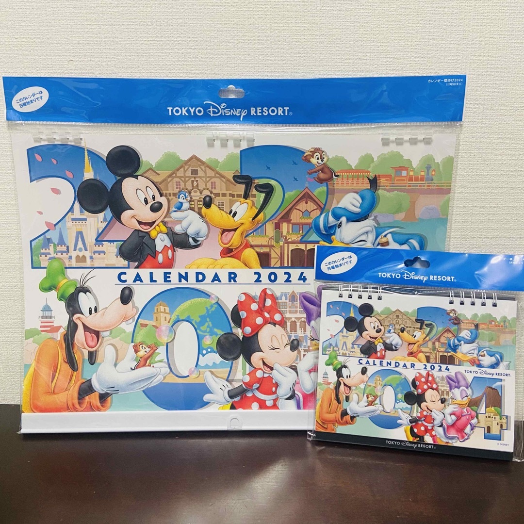 Disney 東京ディズニーリゾート限定 カレンダー 2024年 壁掛け 卓上 2個セットの通販 by あんこ's shop｜ディズニーならラクマ