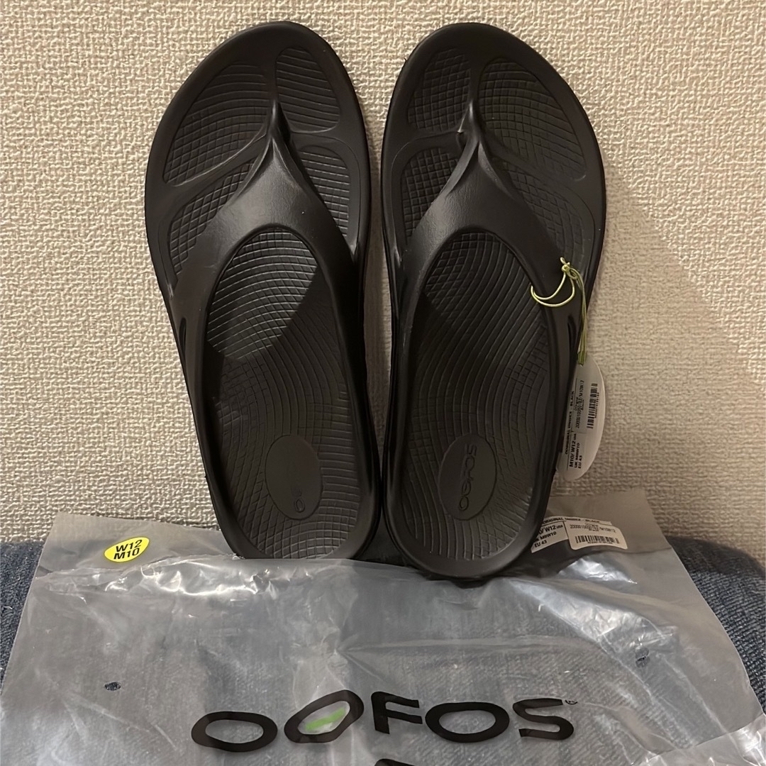 OOFOS(ウーフォス)のOOFOS  ウーフォス　リカバリーサンダル　ブラック　29cm メンズの靴/シューズ(サンダル)の商品写真