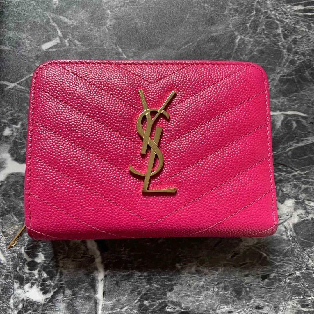 Yves Saint Laurent(イヴサンローラン)の✴︎✴︎サンローラン YSL 折財布 二つ折り ピンク✴︎ レディースのファッション小物(財布)の商品写真