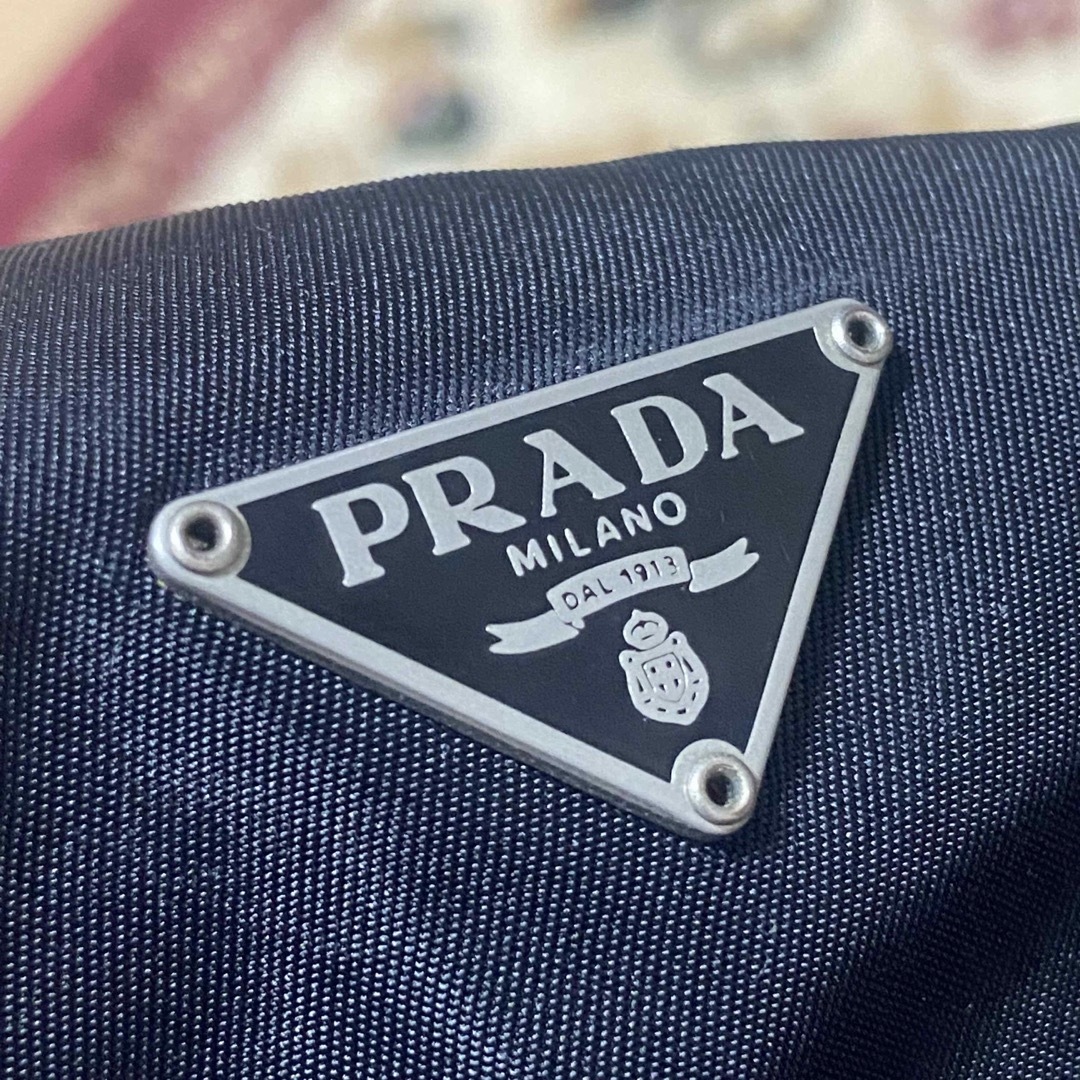 極美品】PRADA プラダ アクセサリーポーチ 巾着 三角プレート ブラック 