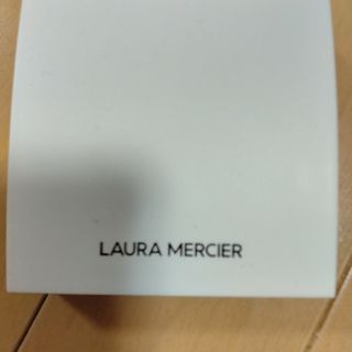 ローラメルシエ(laura mercier)のローラメルシエ　リアルフローレスルミナスパーフェクトィング　プレストパウダー　ト(フェイスパウダー)