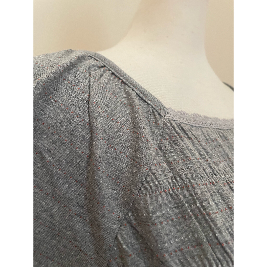 【新品】婦人服 シャーリングワンピース グレー レディースのワンピース(ひざ丈ワンピース)の商品写真