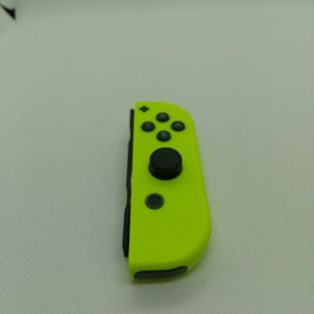 Nintendo Switch(ニンテンドースイッチ)の【大人気】①Switch ジョイコン　ネオンイエロー　右のみ(R) 任天堂純正品 エンタメ/ホビーのゲームソフト/ゲーム機本体(家庭用ゲーム機本体)の商品写真