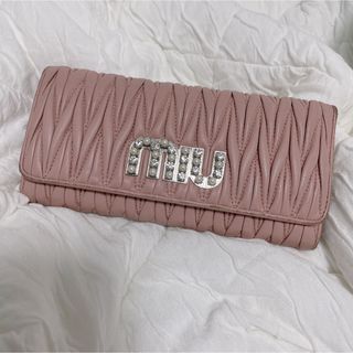 ♡美品♥︎MIUMIU 三つ折り財布 マテラッセ 金ロゴ ピンクベージュ