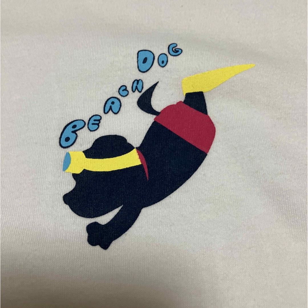 UNIQLO(ユニクロ)のTシャツ　ホワイト　BEACH DOG   140 キッズ/ベビー/マタニティのキッズ服女の子用(90cm~)(Tシャツ/カットソー)の商品写真