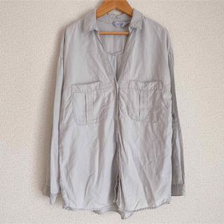 ザラ(ZARA)の● ザラ　飾りポケット付き、オープンネックシャツ　ZARA●(シャツ/ブラウス(長袖/七分))