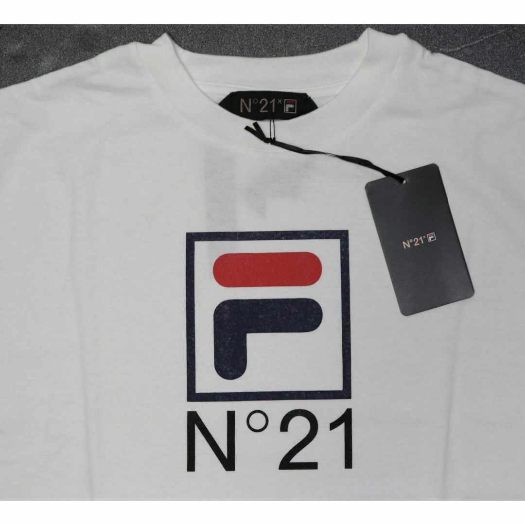 ヌメロヴェントゥーノ　新品　ヌメロベントゥーノ　フィラ FILA tシャツ　s