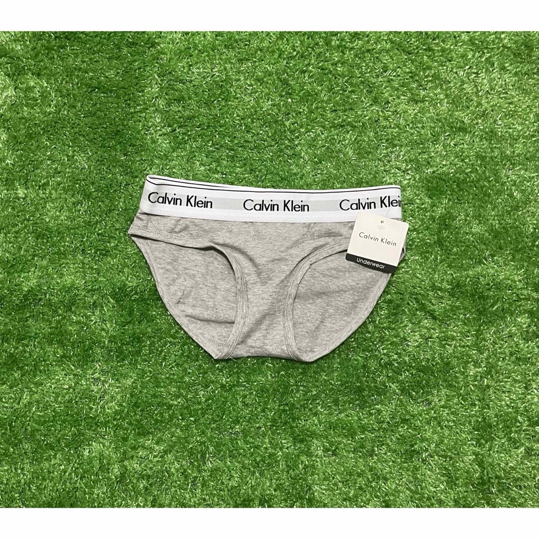 Calvin Klein(カルバンクライン)のCalvin Klein レディース ブラショーツセット グレー Mサイズ 下着 レディースの下着/アンダーウェア(ブラ&ショーツセット)の商品写真