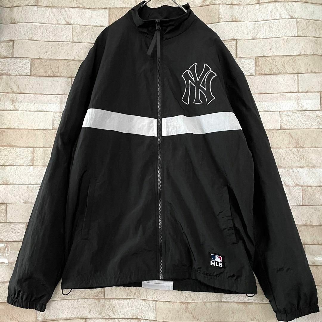 ナイロンジャケット MLB ヤンキース 刺繍ロゴ バックプリント 黒 白 L