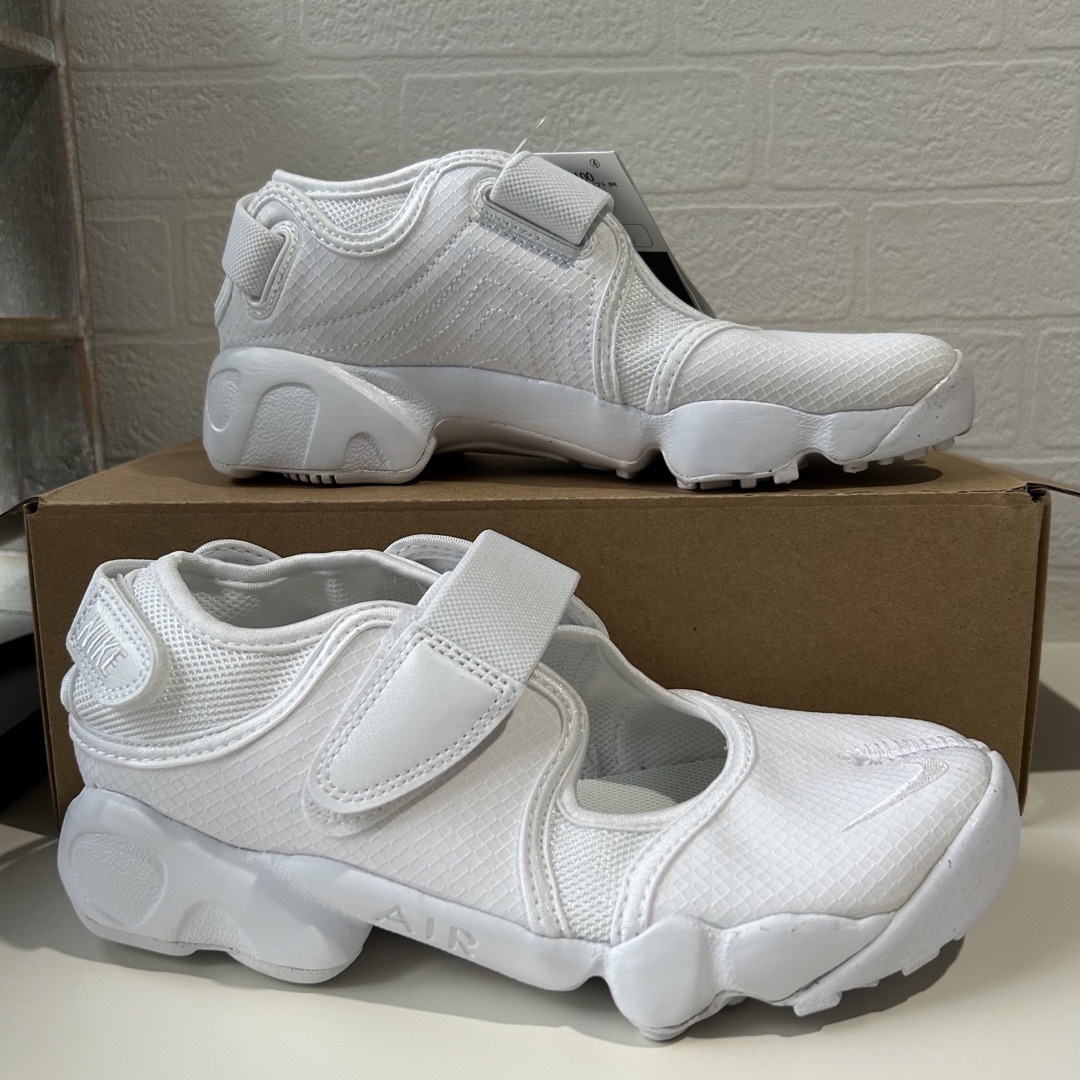 ナイキ エア リフト NIKE W AIR RIFT ホワイト　新品　23cm