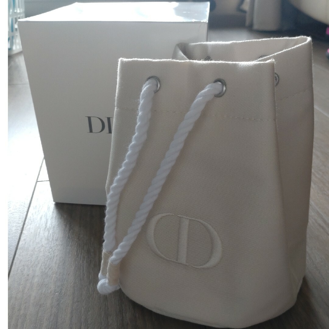 Dior(ディオール)の新品　ディオール　化粧品ポーチ コスメ/美容のメイク道具/ケアグッズ(メイクボックス)の商品写真