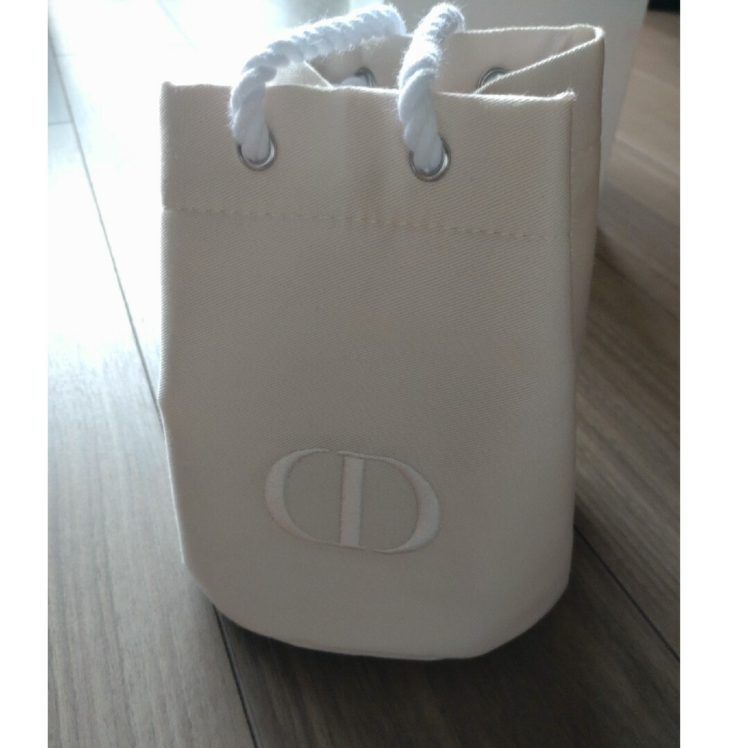 Dior(ディオール)の新品　ディオール　化粧品ポーチ コスメ/美容のメイク道具/ケアグッズ(メイクボックス)の商品写真