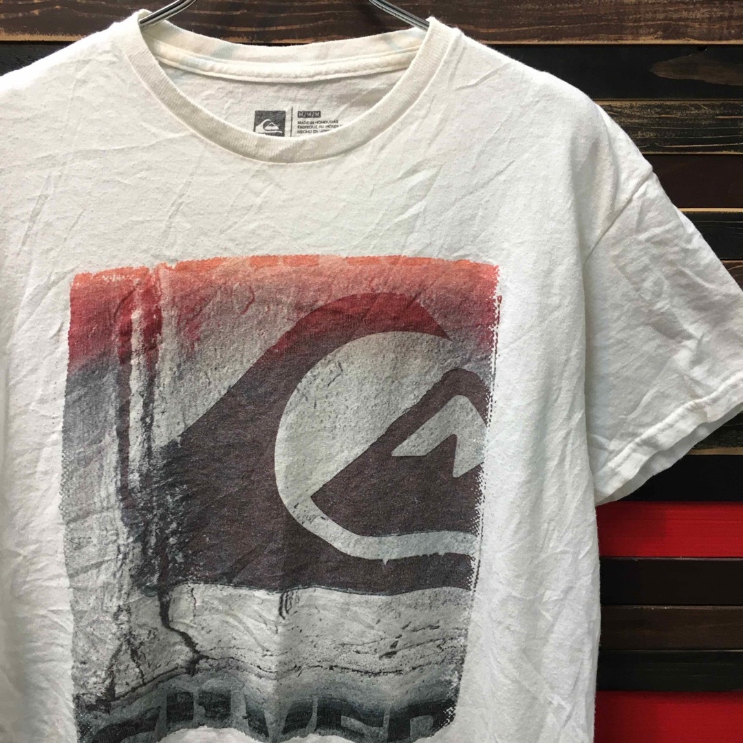 QUIKSILVER(クイックシルバー)の【希少】クイックシルバー QUIK SILVER Tシャツ M 白 カットソー メンズのトップス(Tシャツ/カットソー(半袖/袖なし))の商品写真