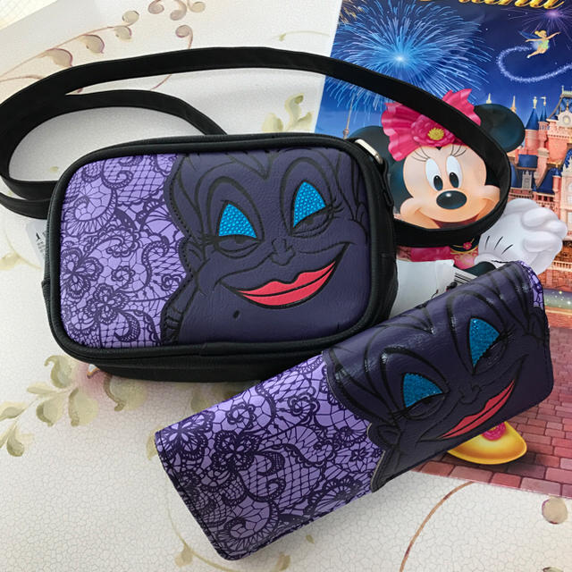 Disney(ディズニー)の日本未発売‼️ アースラ リトルマーメイド 財布 上海 ディズニー ダッフィー エンタメ/ホビーのおもちゃ/ぬいぐるみ(キャラクターグッズ)の商品写真