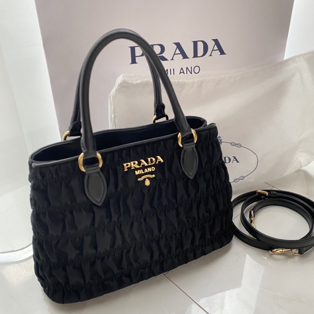 プラダ PRADA ハンドバッグ ギャザー ナイロン マトラッセ | フリマアプリ ラクマ