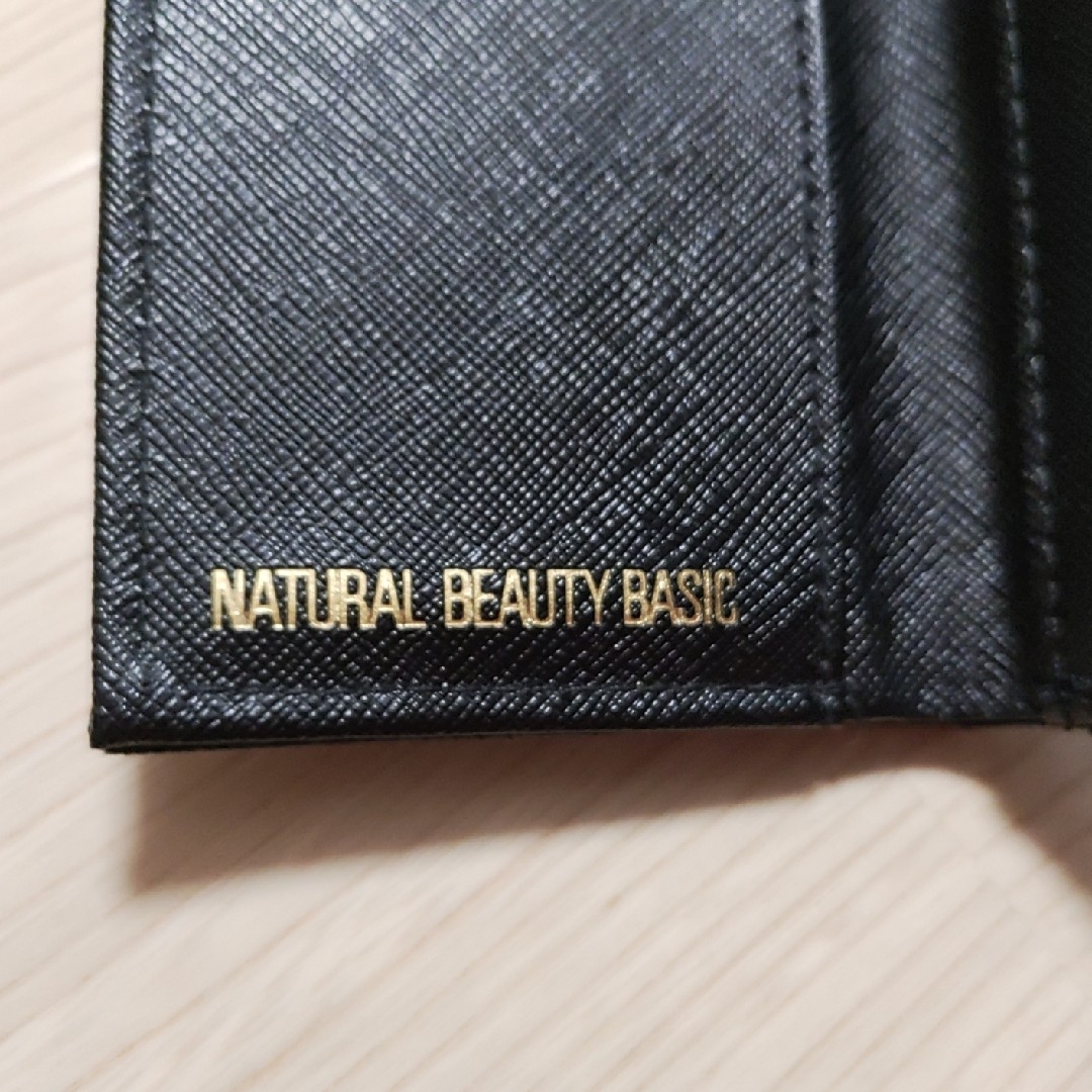 NATURAL BEAUTY BASIC(ナチュラルビューティーベーシック)のNATURALBEAUTYBASIC　ミッキー三つ折り財布 レディースのファッション小物(財布)の商品写真