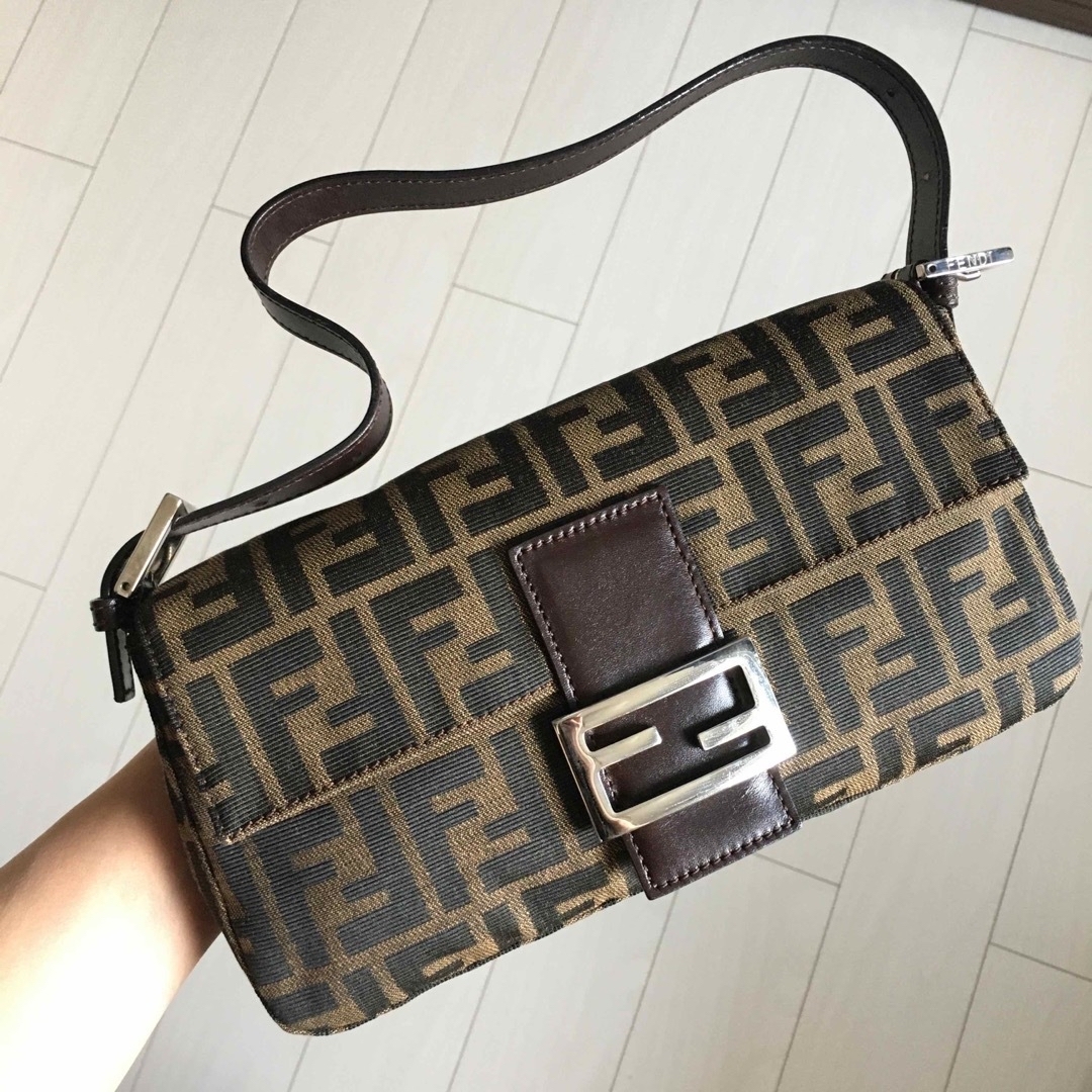 FENDI(フェンディ)の極美 ヴィンテージ フェンディ ズッカ マンマ バケット レディースのバッグ(ショルダーバッグ)の商品写真