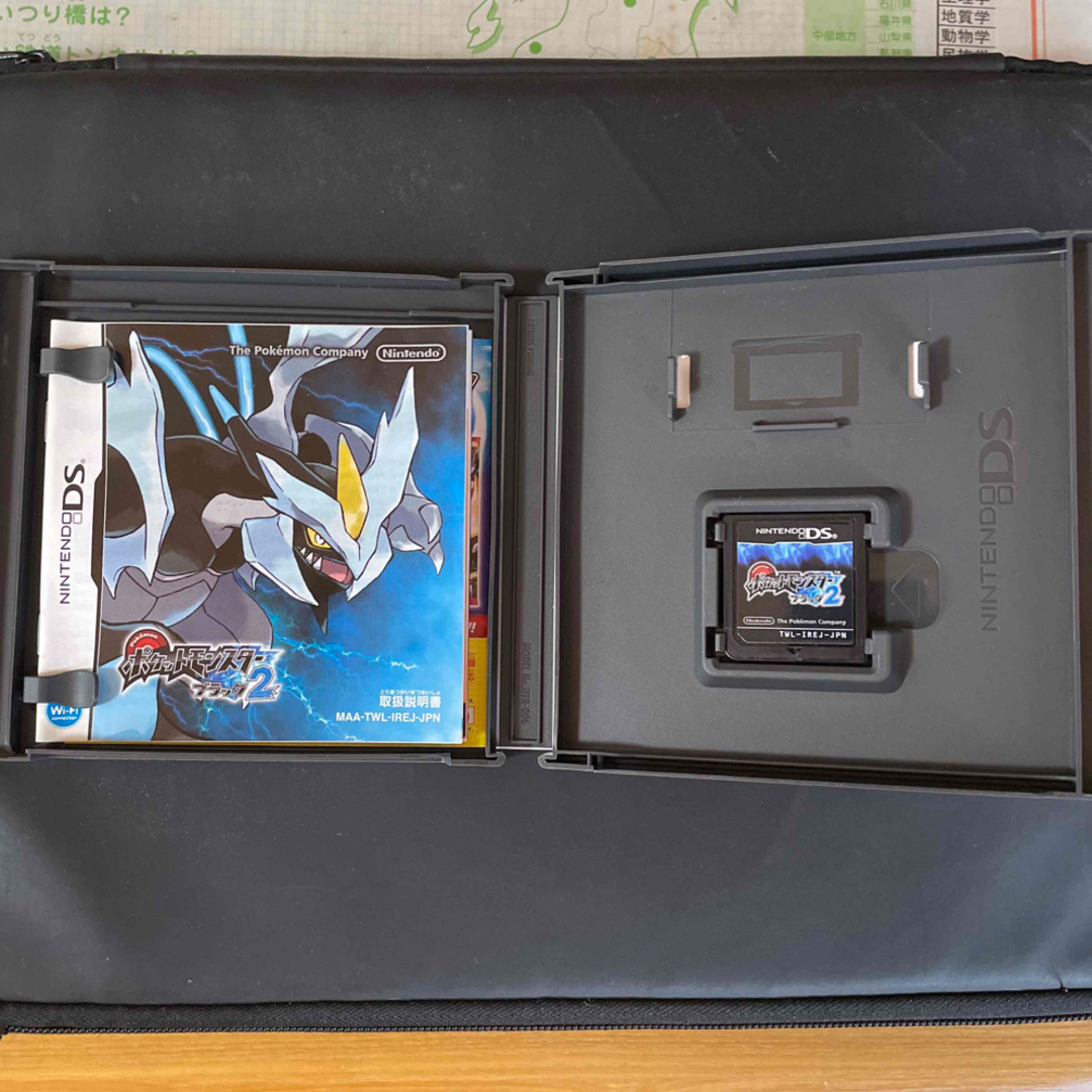 任天堂(ニンテンドウ)のポケットモンスターブラック2 DS エンタメ/ホビーのゲームソフト/ゲーム機本体(携帯用ゲームソフト)の商品写真