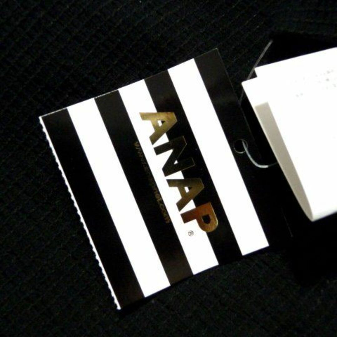 ANAP(アナップ)の新品 定価3190円 ANAP アナップ エンボス加工 オフショル トップス 黒 レディースのトップス(カットソー(半袖/袖なし))の商品写真