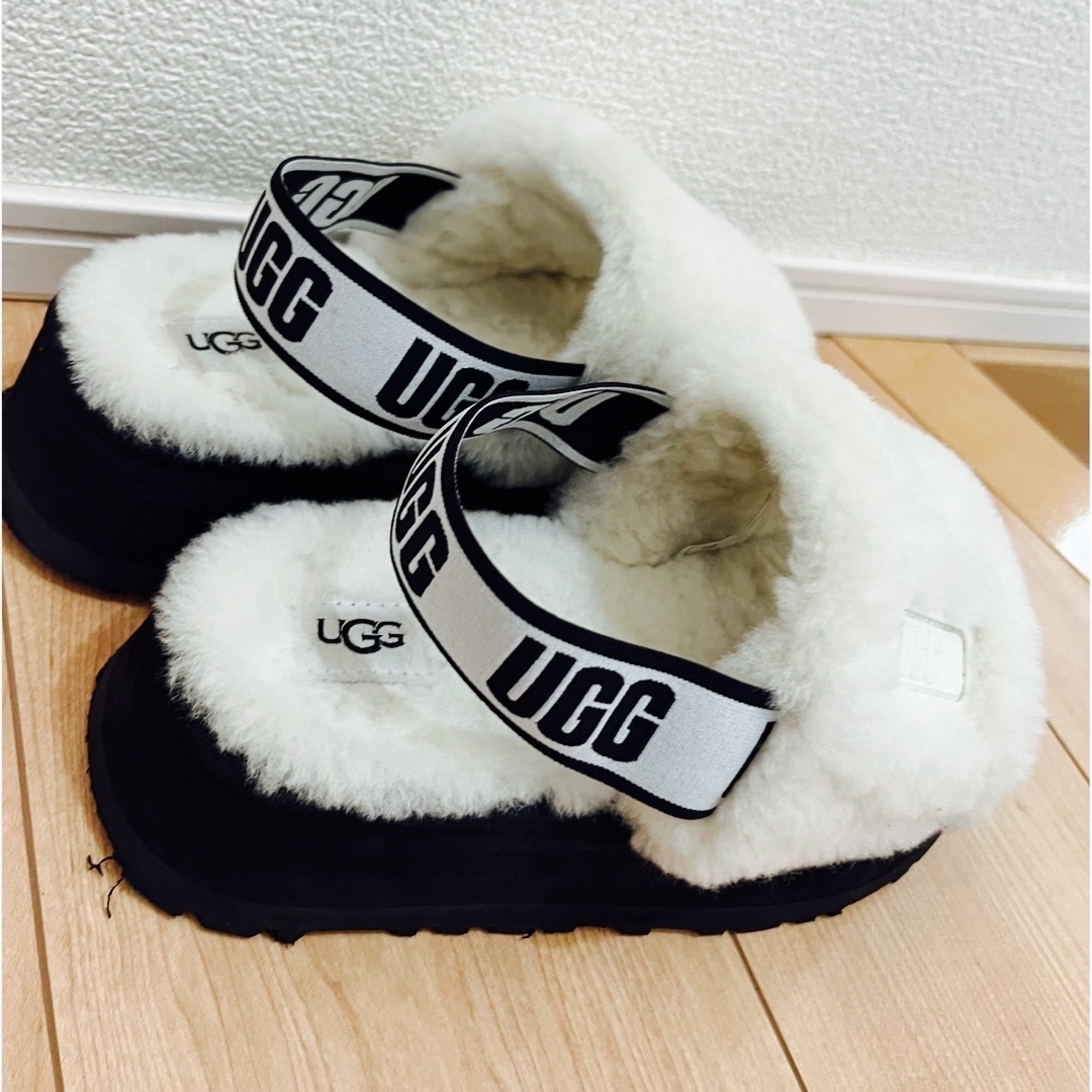 美品 UGG ファースリッパ モコモコスリッパ 24cmスリッパ/ルーム