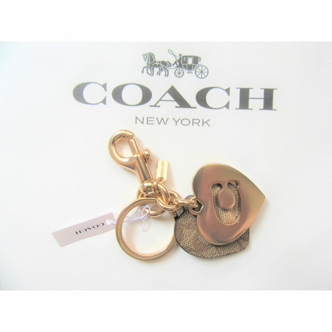 COACH - れんこん 新品タグ付 コーチ キーリング ハート型 シグネチャ－柄 カーキ