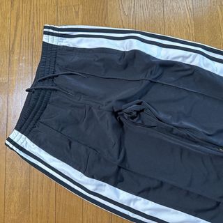 adidas スナップボタン　Msize 入手困難