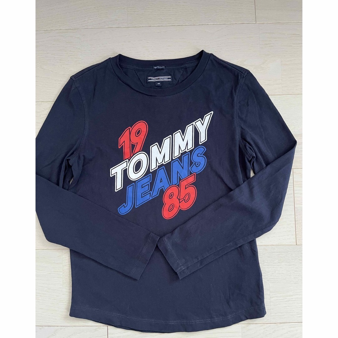 TOMMY HILFIGER(トミーヒルフィガー)のTOMMY HILFIGER長袖Tシャツ　長袖Tシャツ140  キッズ/ベビー/マタニティのキッズ服男の子用(90cm~)(Tシャツ/カットソー)の商品写真