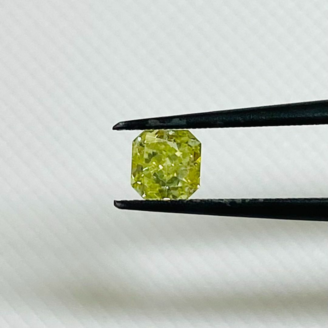 FANCY INTENSE YELLOW GREEN 0.055ct ダイヤ