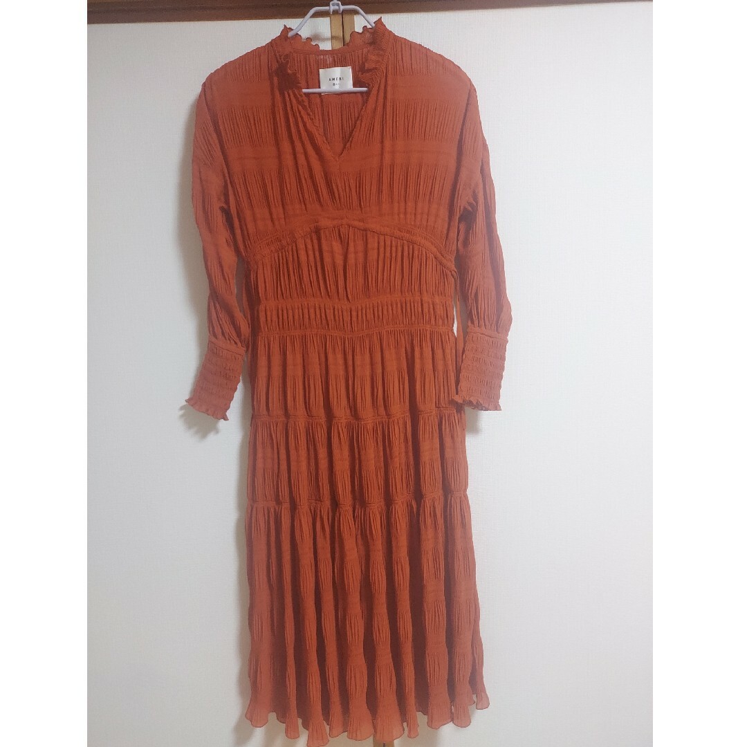 Ameri VINTAGE(アメリヴィンテージ)のアメリヴィンテージ　SHIRRING PLEATS DRESS レディースのワンピース(ロングワンピース/マキシワンピース)の商品写真