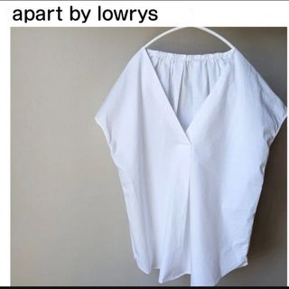 アパートバイローリーズ(apart by lowrys)の○apart by lowrys○白ブラウス トップス Vネック 無地 半袖(カットソー(半袖/袖なし))