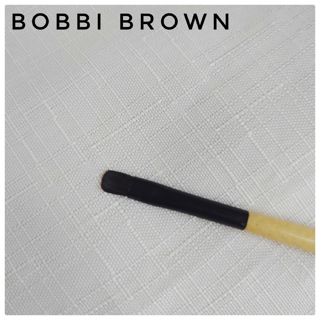 BOBBI BROWN(ボビイブラウン)の美品 BOBBI BROWN リップブラシ　ミニブラシ コスメ/美容のメイク道具/ケアグッズ(ブラシ・チップ)の商品写真