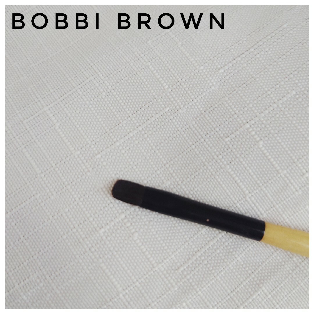 BOBBI BROWN(ボビイブラウン)の美品 BOBBI BROWN リップブラシ　ミニブラシ コスメ/美容のメイク道具/ケアグッズ(ブラシ・チップ)の商品写真