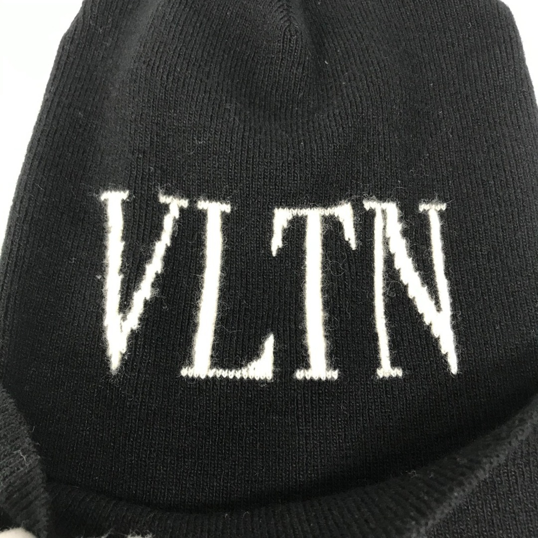 VALENTINO(ヴァレンティノ)のヴァレンティノ VALENTINO VLTN ロゴ  ビーニー 帽子 ニット帽 ニットキャップ ニット帽 ウール ブラック メンズの帽子(ニット帽/ビーニー)の商品写真