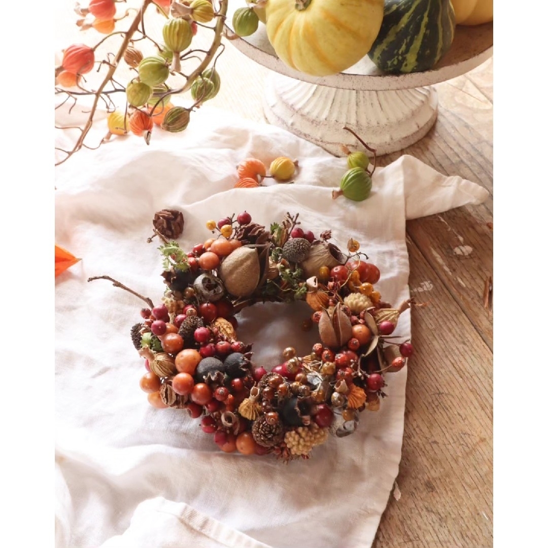 あきしたくꎺ⠜ごろっと木の実のリース　木の実リース　ハロウィンリース　秋色リース ハンドメイドのフラワー/ガーデン(リース)の商品写真