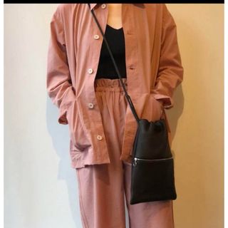 コモリ(COMOLI)の美品 aeta 【アエタ】 ディアスキン shoulder M (ショルダーバッグ)